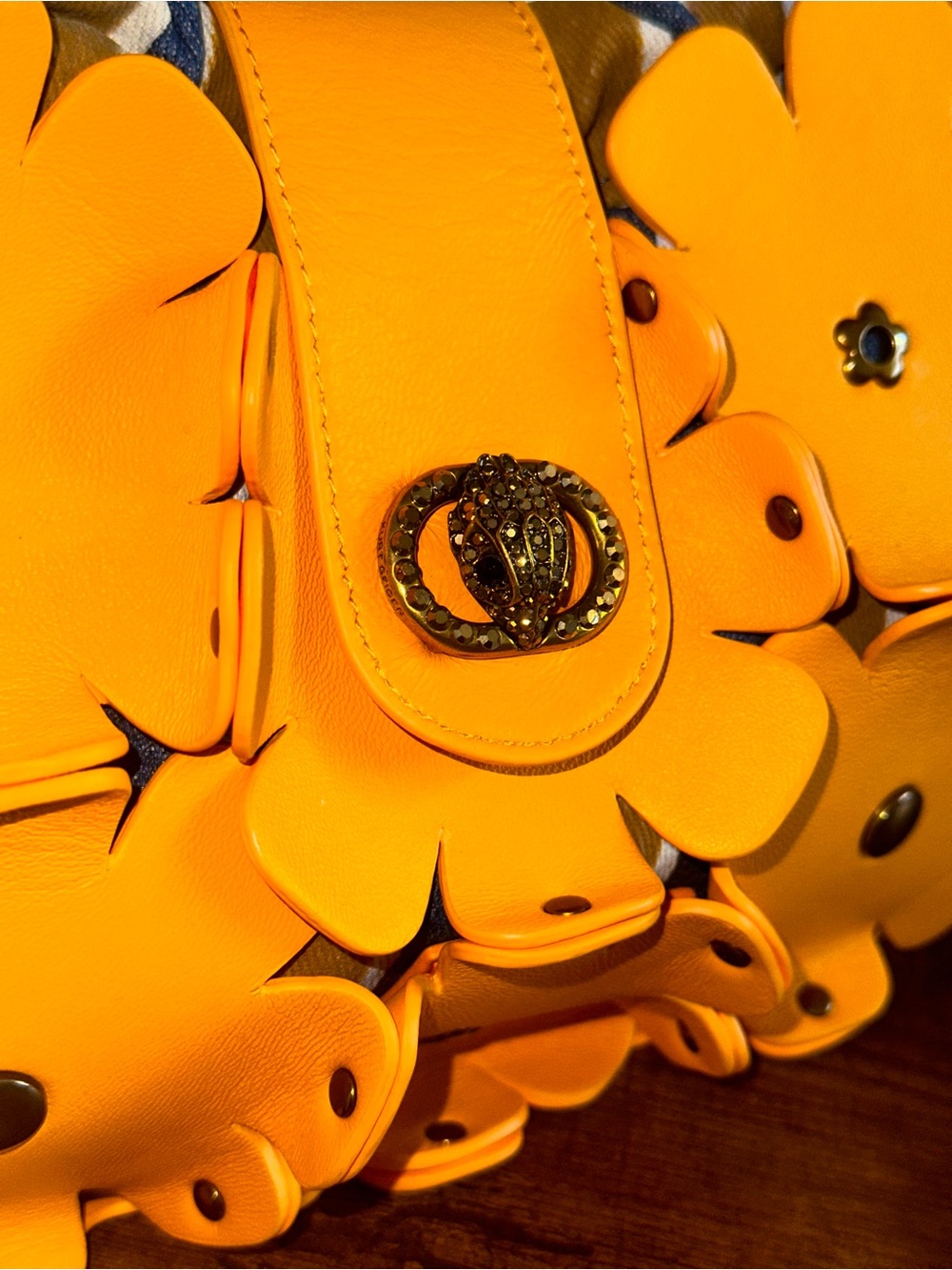 KURT GEIGER LONDON CHELSEA FLOWERS YELLOW LEATHER BAG - Picture 4 of 5